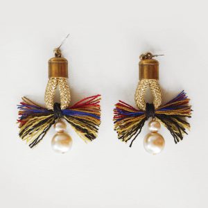 Σκουλαρίκια boho χρυσά με πέρλες και ορειβατικό κορδόνι
