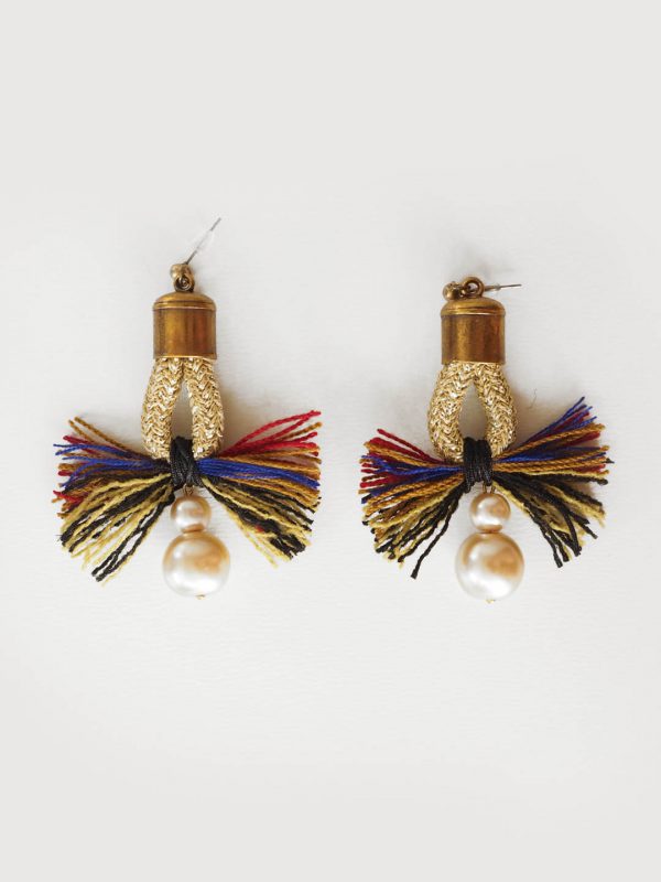 Σκουλαρίκια boho χρυσά με πέρλες και ορειβατικό κορδόνι